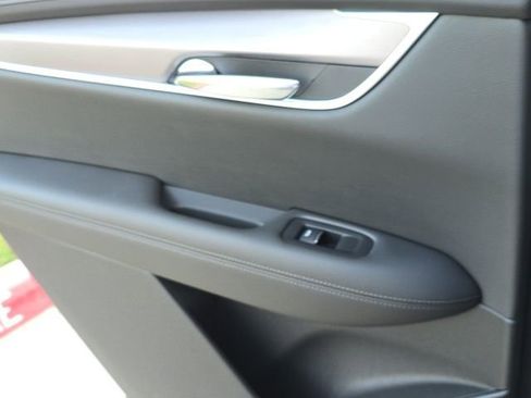 New 2025 Cadillac XT6 Luxury image 19