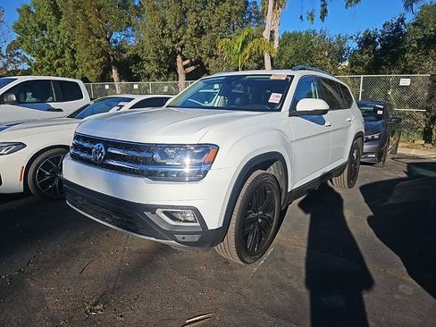 Used 2019 Volkswagen Atlas SEL Premium image 2