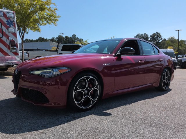 Used 2023 Alfa Romeo Giulia Veloce RWD image 7