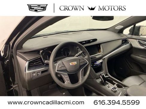 Certified 2025 Cadillac XT5 Premium Luxury image 7