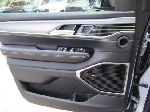 New 2026 Jeep Grand Wagoneer Limited AWD/4WD image 21