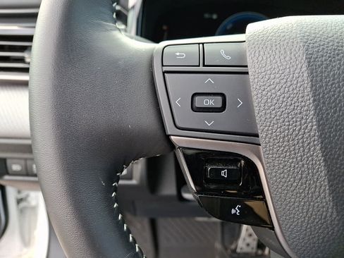 Certified 2025 Toyota Camry SE image 21