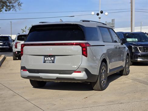 New 2026 Kia Carnival EX image 4