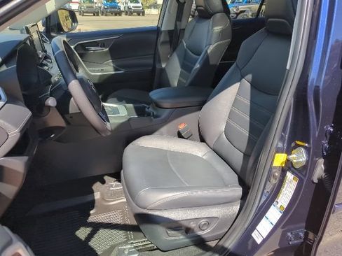 Used 2022 Toyota RAV4 XLE Premium AWD/4WD image 15