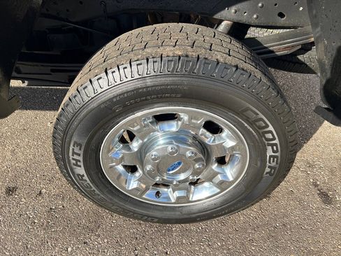 Used 2016 Ford F250 Lariat w/ Chrome Package image 9