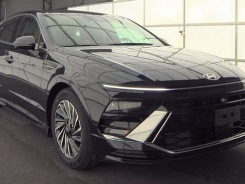 Used 2026 Hyundai Sonata Limited image 2