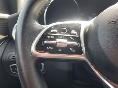 Used 2022 Mercedes-Benz GLC 300 image 25