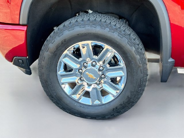 Used 2024 Chevrolet Silverado 2500 High Country w/ High Country Premium Package AWD/4WD image 9