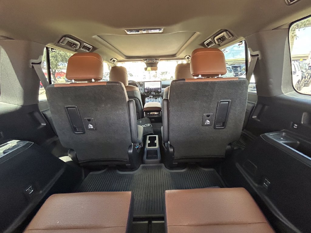 Used 2024 Lexus GX 550 w/ Accessory Package (Z1) AWD/4WD image 17