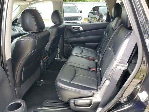 Used 2020 Nissan Pathfinder Platinum FWD image 12
