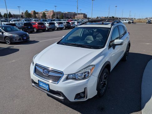 Used 2017 Subaru Crosstrek 2.0i Limited image 8