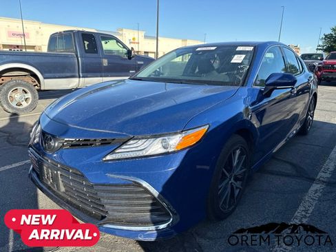 Used 2024 Toyota Camry XLE w/ Cold Weather Package FWD image 4