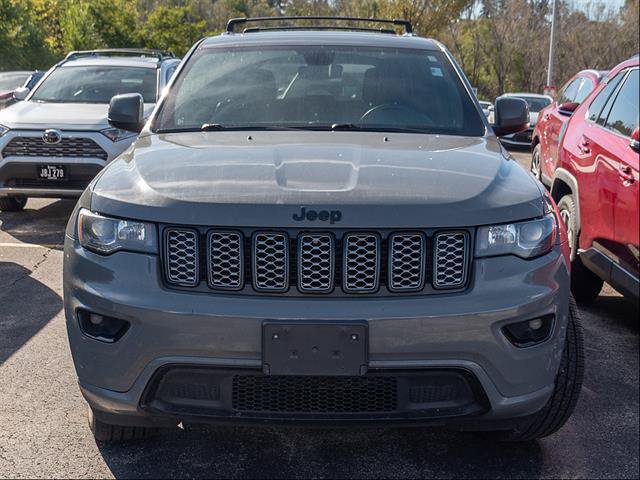 Used 2019 Jeep Grand Cherokee Altitude AWD/4WD image 3