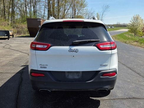 Used 2016 Jeep Cherokee Latitude w/ Cold Weather Group AWD/4WD image 8