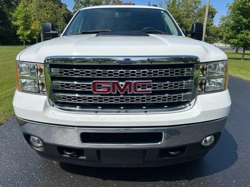 Used 2013 GMC Sierra 3500 SLT w/ SLT Convenience Package AWD/4WD image 2
