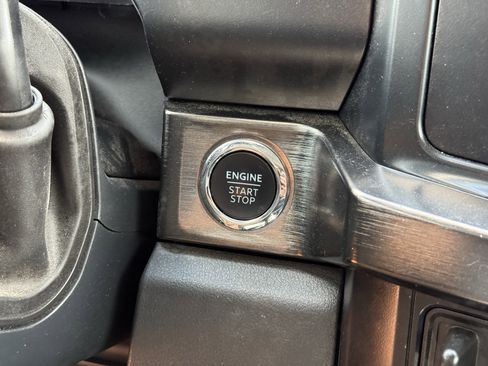 Used 2024 Ford F250 Lariat w/ Tremor Off-Road Package AWD/4WD image 24
