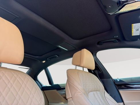 Used 2019 BMW 750i w/ Executive Package RWD image 16