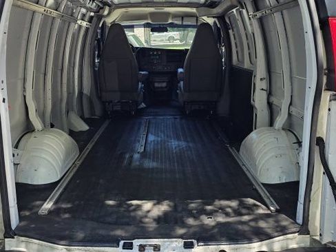 Used 2018 Chevrolet Express 2500 w/ Driver Convenience Package RWD image 23