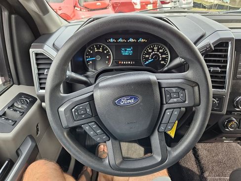 Used 2016 Ford F150 XLT image 11