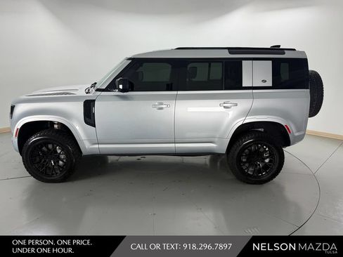 Used 2022 Land Rover Defender 110 XS Edition AWD/4WD image 9