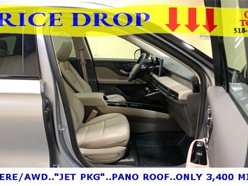 Used 2024 Lincoln Corsair AWD w/ Equipment Group 101A image 13