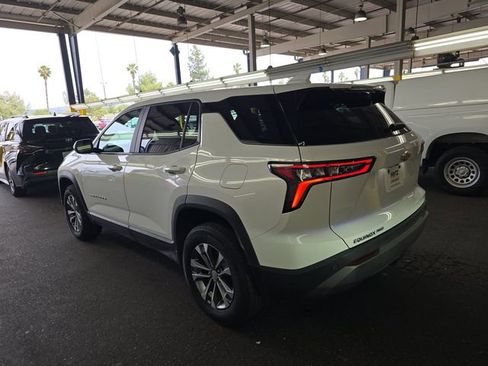 Used 2025 Chevrolet Equinox LT AWD/4WD image 3