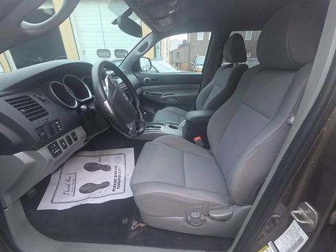 Used 2012 Toyota Tacoma 4x4 Double Cab w/ TRD Sport Pkg image 12