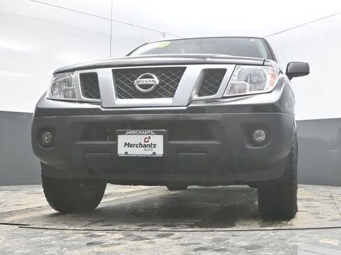 Used 2020 Nissan Frontier SV image 24