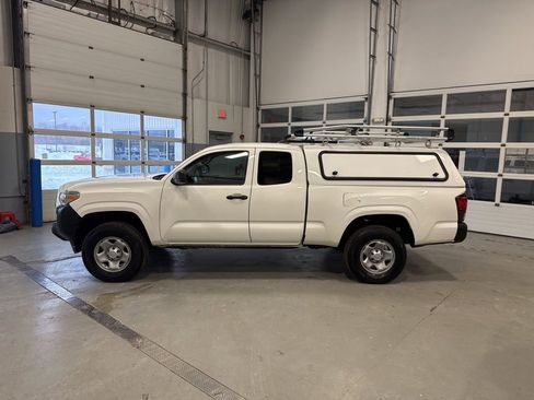 Used 2020 Toyota Tacoma SR image 2
