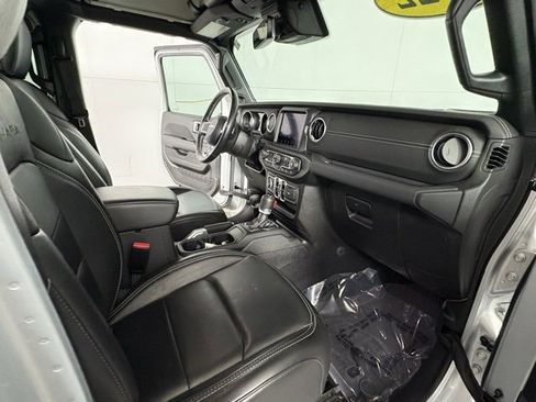 Used 2022 Jeep Wrangler Unlimited Sahara w/ Cold Weather Group image 8