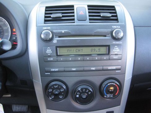 Used 2010 Toyota Corolla S image 26