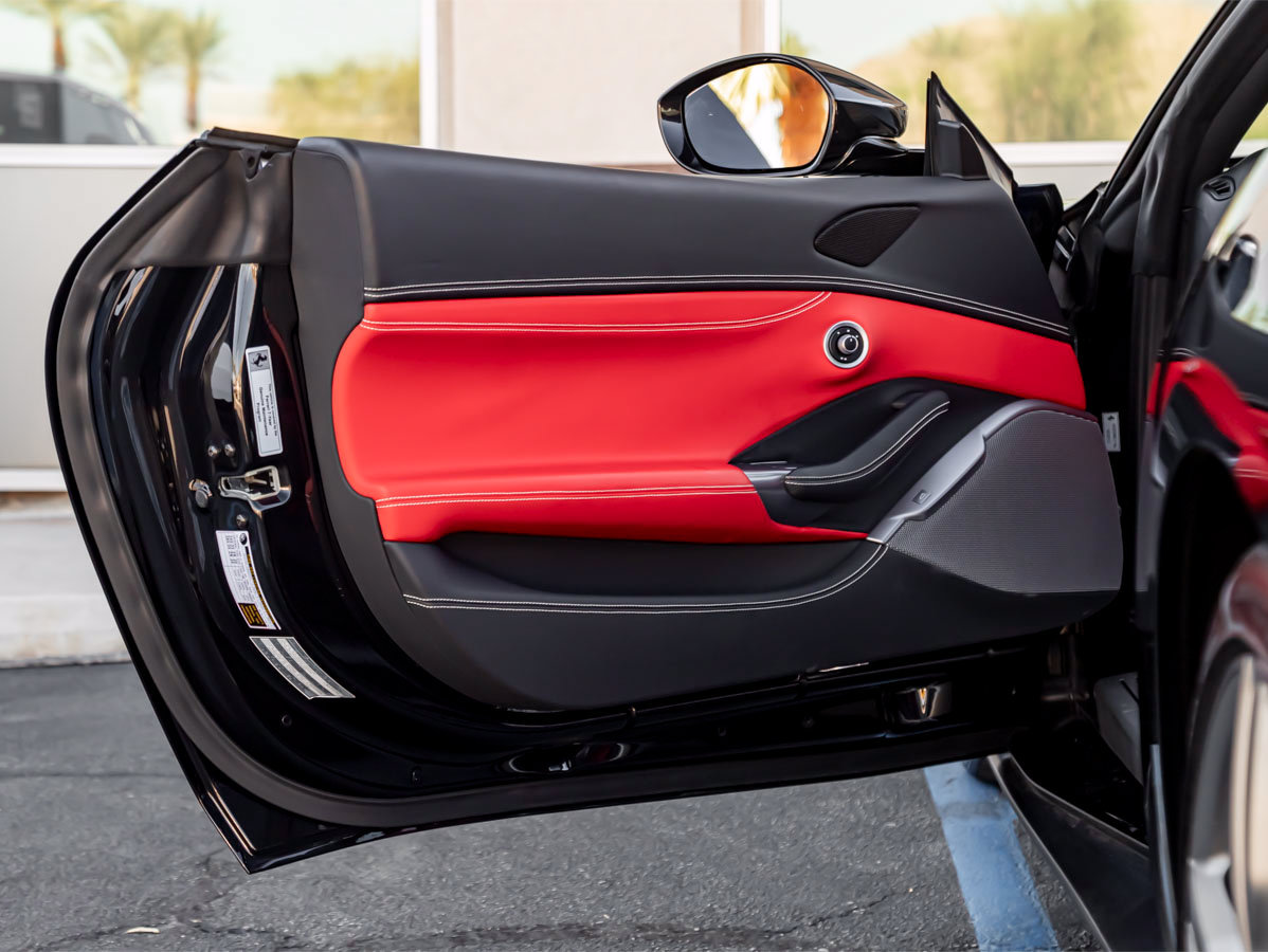 Used 2019 Ferrari Portofino RWD image 15