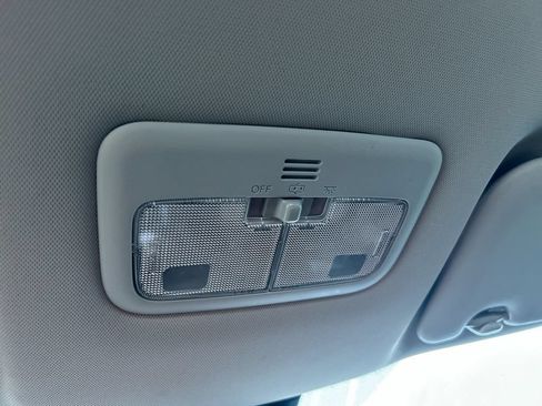 Used 2018 Toyota Corolla SE FWD image 25