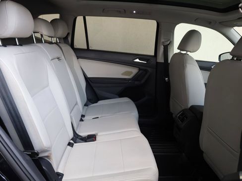 Used 2018 Volkswagen Tiguan SEL AWD/4WD image 22