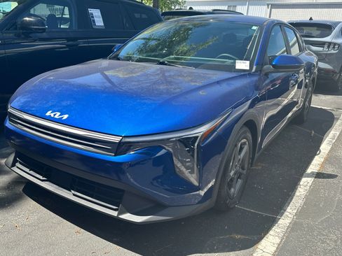 Used 2025 Kia K4 LXS image 3