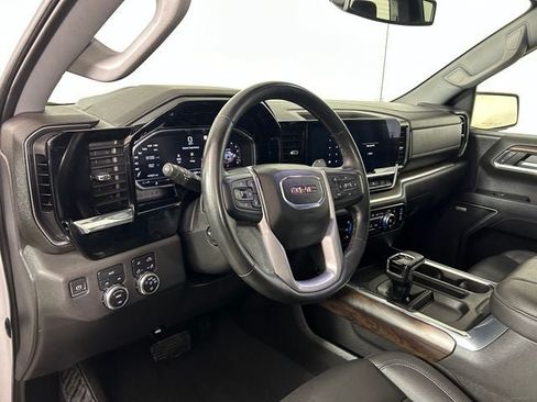 Used 2023 GMC Sierra 1500 SLT w/ SLT Convenience Package AWD/4WD image 14