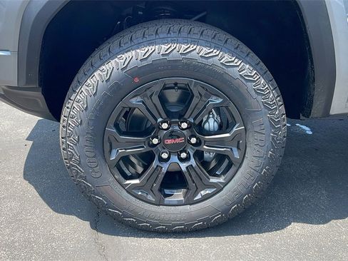 New 2025 GMC Canyon Elevation w/ Convenience Package image 9