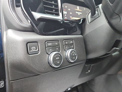 New 2026 GMC Sierra 2500 SLT w/ SLT Convenience Package image 31