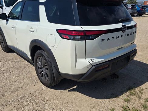 Used 2022 Nissan Pathfinder SV w/ SV Black Package AWD/4WD image 3