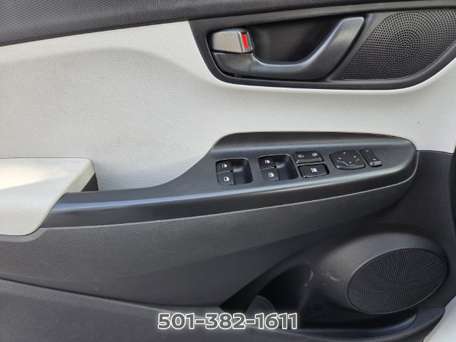 Used 2023 Hyundai Kona SEL AWD/4WD image 32
