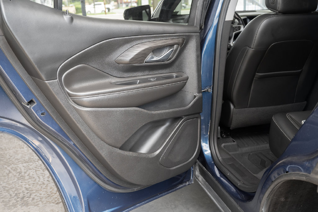 Used 2023 GMC Terrain SLT AWD/4WD image 38