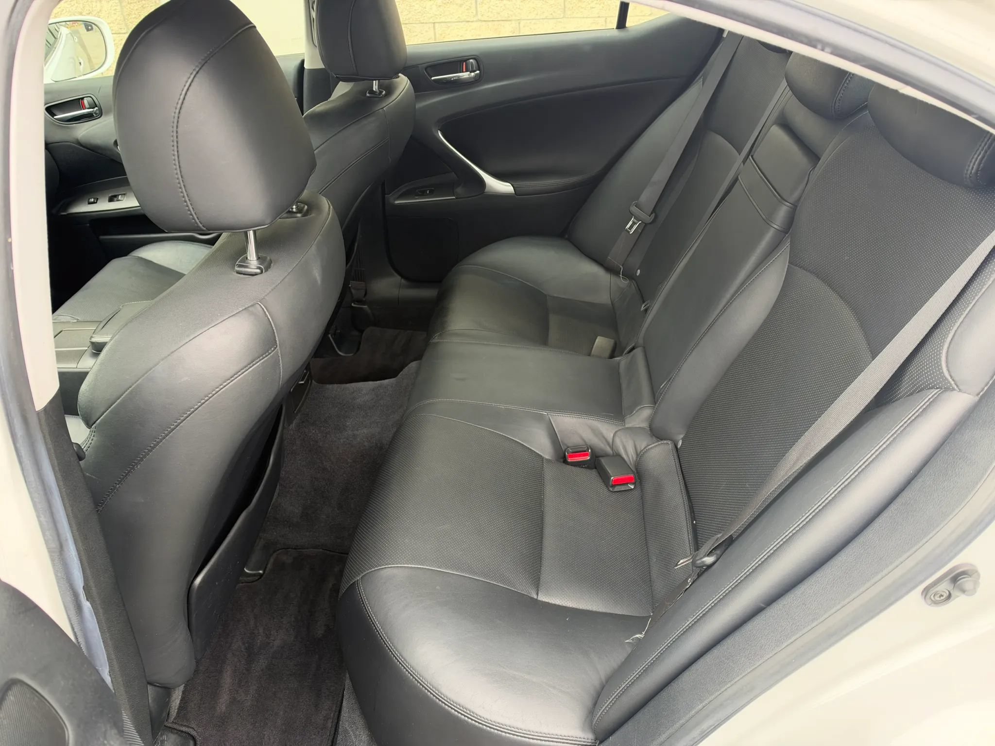 Used 2007 Lexus IS 350 w/ Premium Pkg RWD image 14