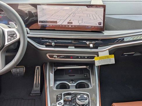 Used 2025 BMW X7 M60i image 11
