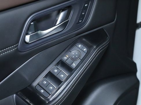 Certified 2023 Nissan Rogue SL w/ SL Premium Package AWD/4WD image 17