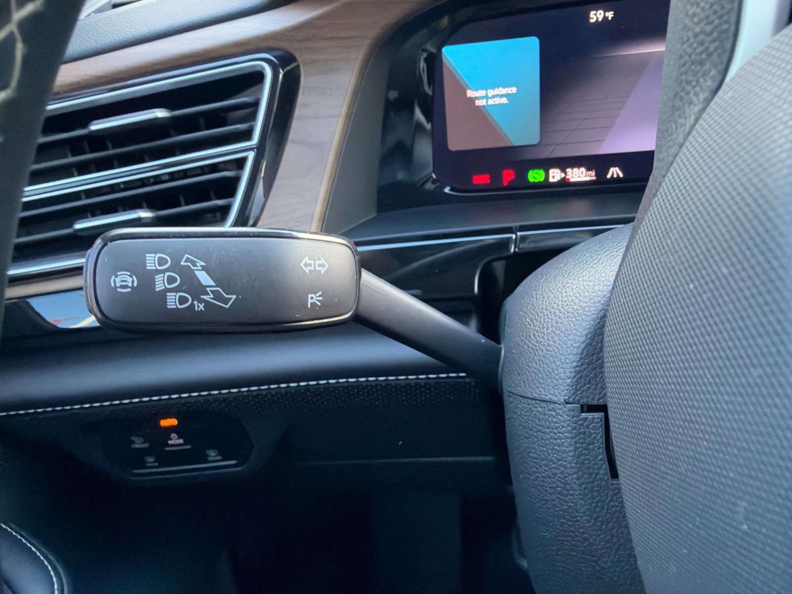 Certified 2024 Volkswagen Atlas SE FWD image 21