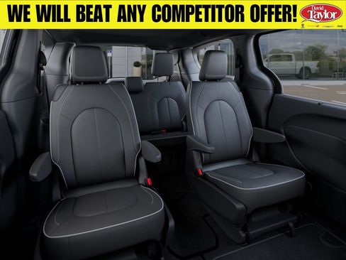 New 2026 Chrysler Pacifica Limited AWD/4WD image 16