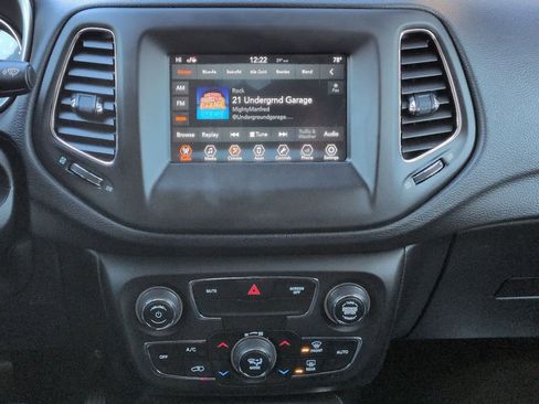 Used 2018 Jeep Compass Latitude w/ Popular Equipment Group image 28