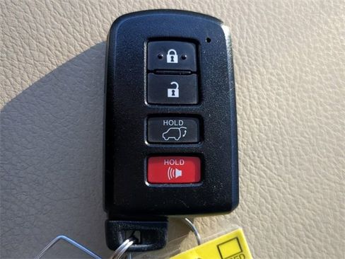 Used 2016 Toyota Highlander Limited image 28