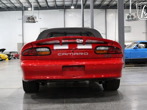 Used 2002 Chevrolet Camaro Z28 w/ SS Performance/Appearance Pkg image 27
