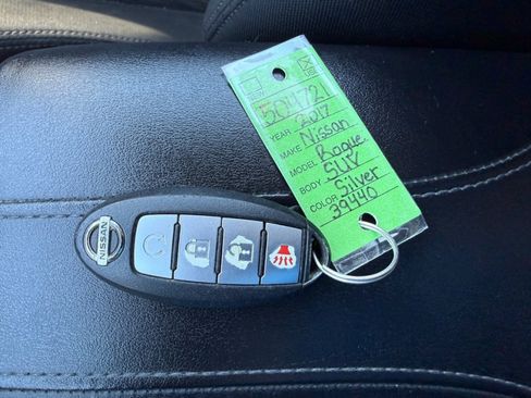 Used 2017 Nissan Rogue SV image 35